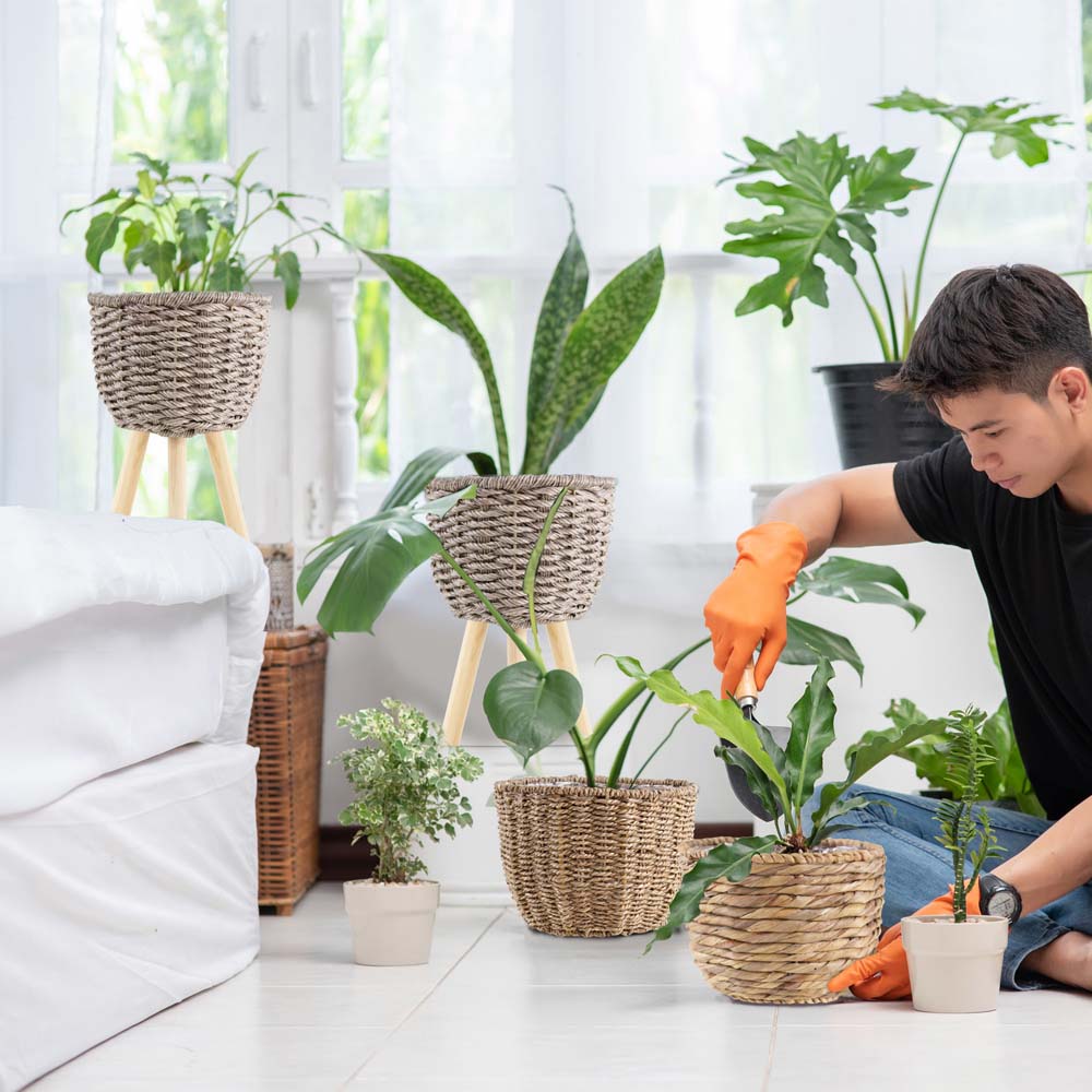 Wicker Planter Basket With Removable Legs For Indoor and Outdoor Stand